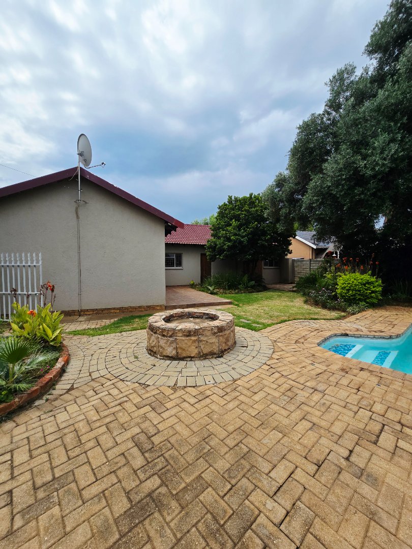 3 Bedroom Property for Sale in La Hoff North West